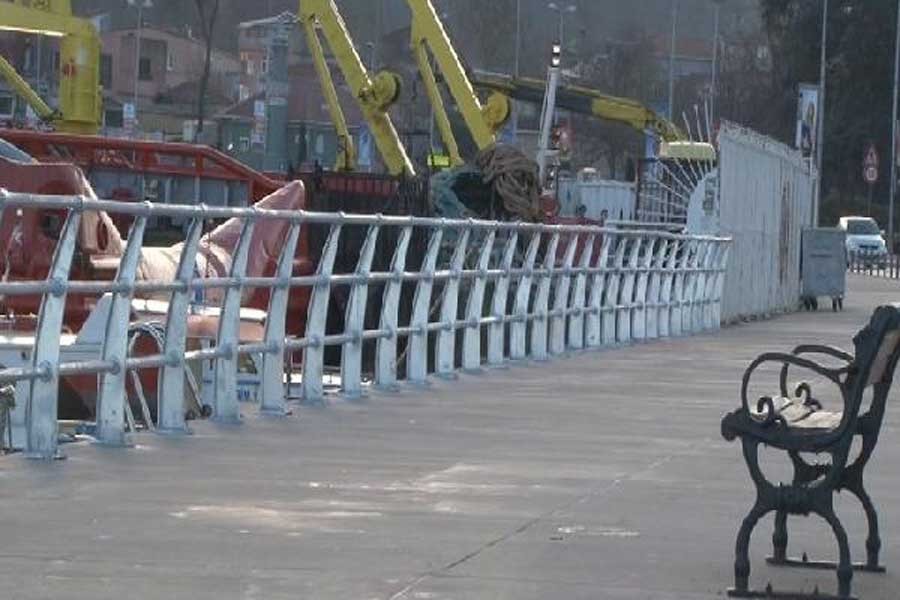 Sarıyer sahiline bariyer konulmaya başlandı