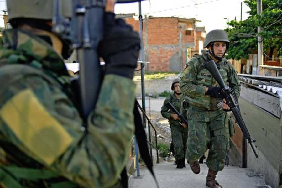 Rio de Janeiro'nun güvenliği orduya devredildi