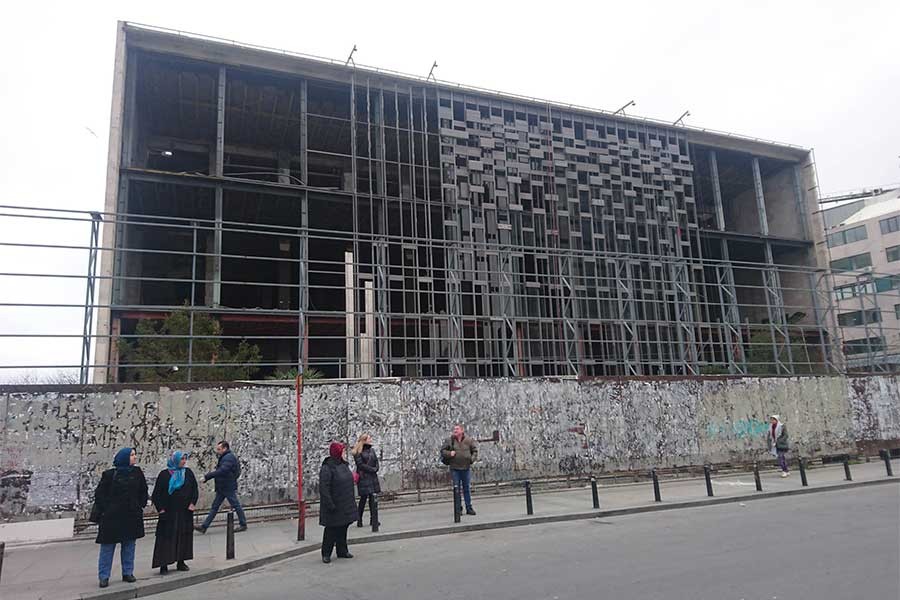 Atatürk Kültür Merkezi'nde yıkım sürüyor