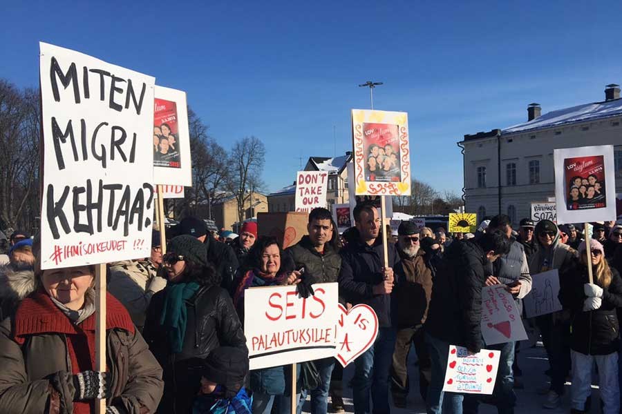 Finlandiyalılar Iraklı ailenin gönderilmemesi için sokakta