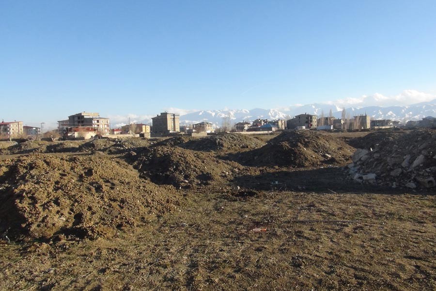 Yüksekova'da bulduğu cisim elinde patlayan çocuk öldü