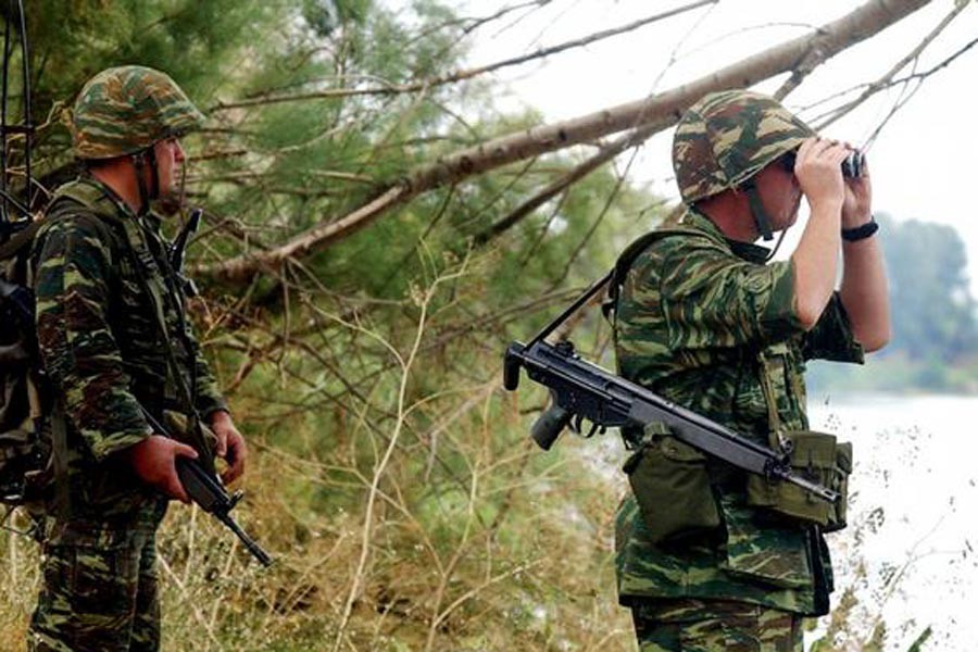 Yunanistan'da gözaltına alınan Alman gazeteciler serbest