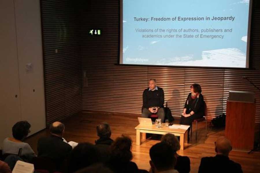 English PEN: Türkiye'de ifade özgürlüğü can çekişiyor
