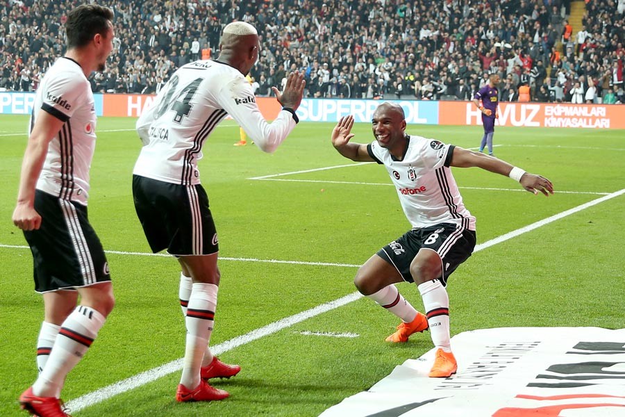 Ryan Babel ve Anderson Talisca Beşiktaş'ı sırtlıyor: 24 gol 30 puan