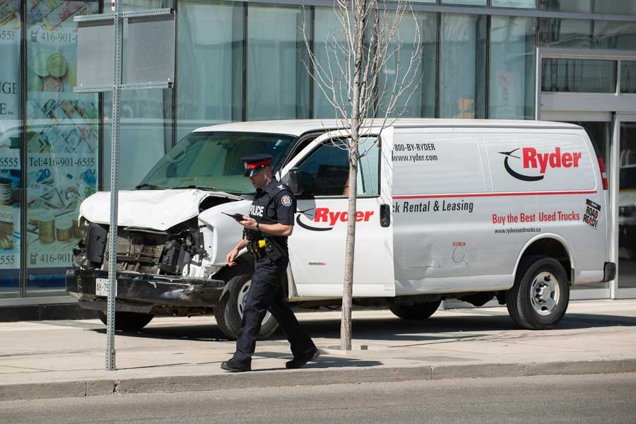 Toronto'da araç yayaların arasına daldı: Ölü sayısı 10'a yükseldi