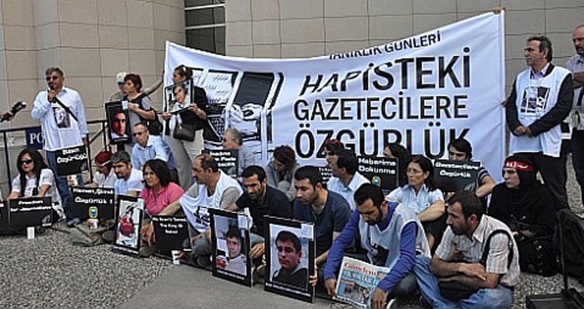 AK faşizmin  hapishanelerindeki gazeteciler