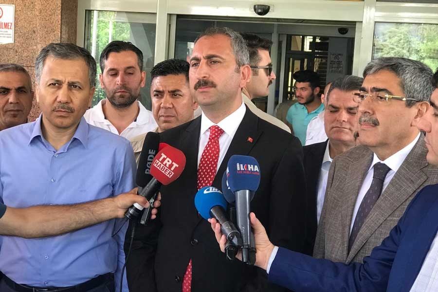 Adalet Bakanı Gül: Demirtaş, CHP istediği için içeride