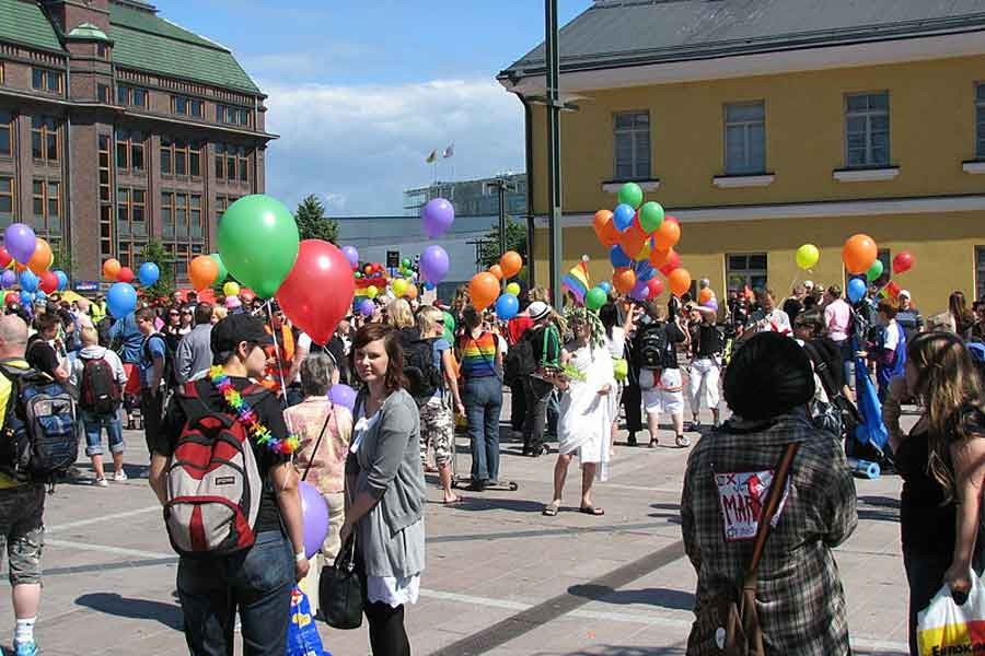 Helsinki Onur Haftası’nda şirketlere ve partilere tepki