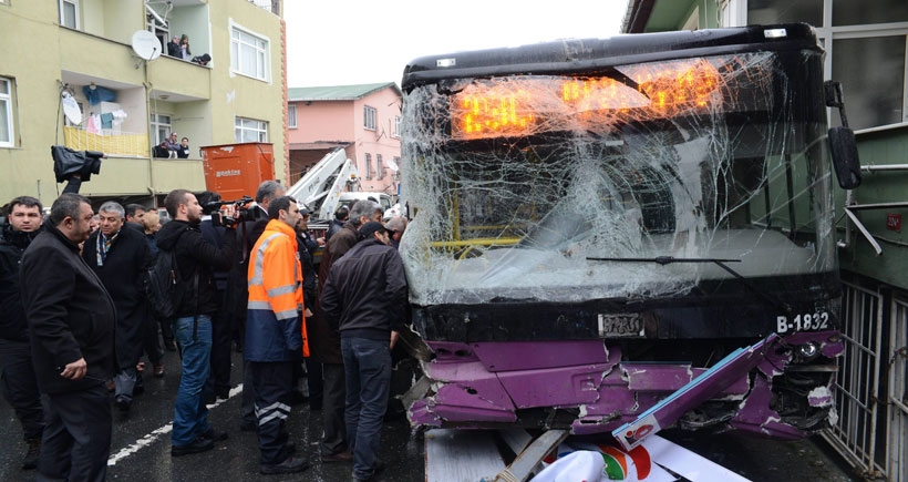 Sarıyer’de otobüs kazası: 2 ölü, 8 yaralı