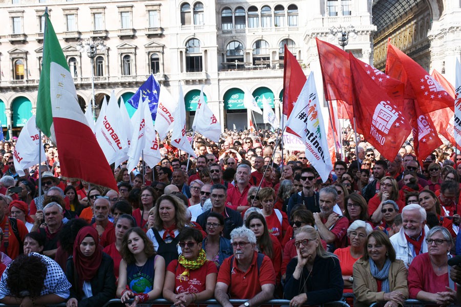 İtalya'da binlerce kişi ırkçılık ve yabancı düşmanlığını protesto etti