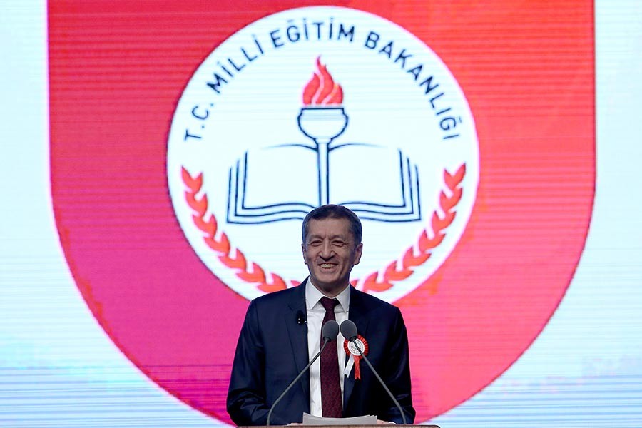 Milli Eğitim Bakanı Selçuk: Köy enstitüleri devam etmeliydi