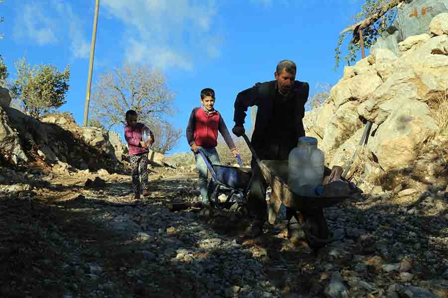 Şırnak'ta bir mahalle: Ne su ne elektrik ne de yol var