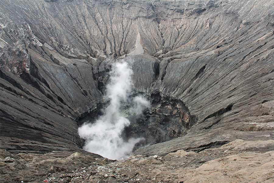 Fuego Yanardağı yeniden faaliyete geçti