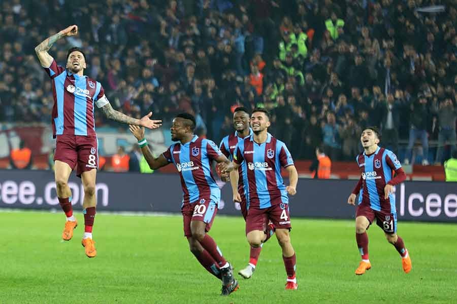 Trabzonspor Fenerbahçe'yi 2-1 mağlup etti