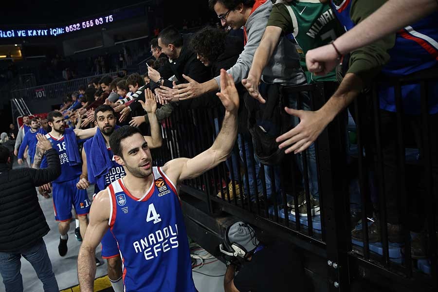 Anadolu Efes, Buducnost'ı 106-68 yendi