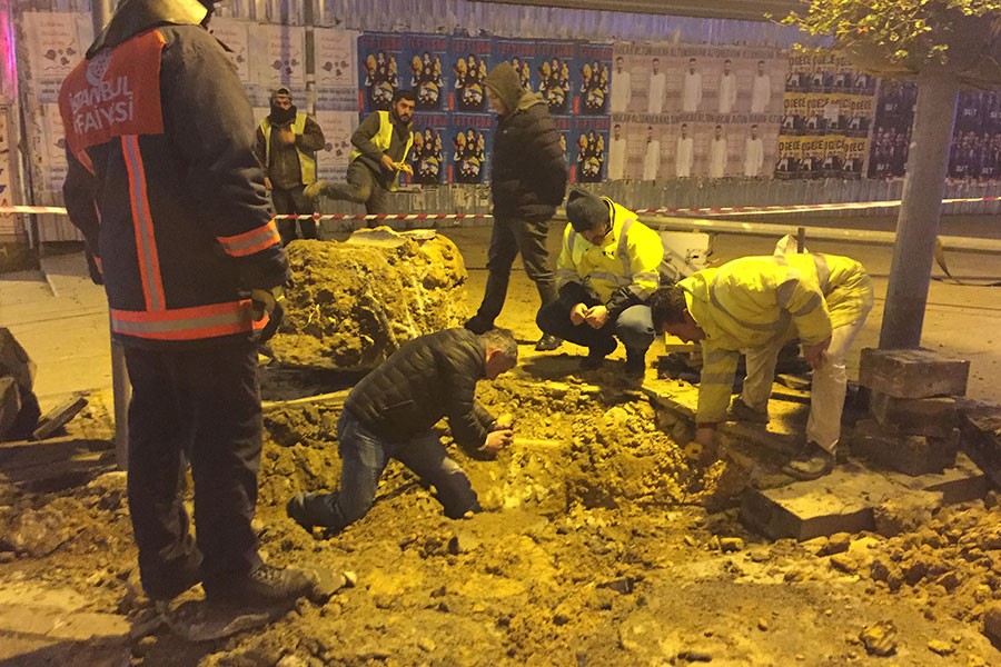 Kadıköy'de doğal gaz borusunu delindi, sızan gaz çevreye yayıldı