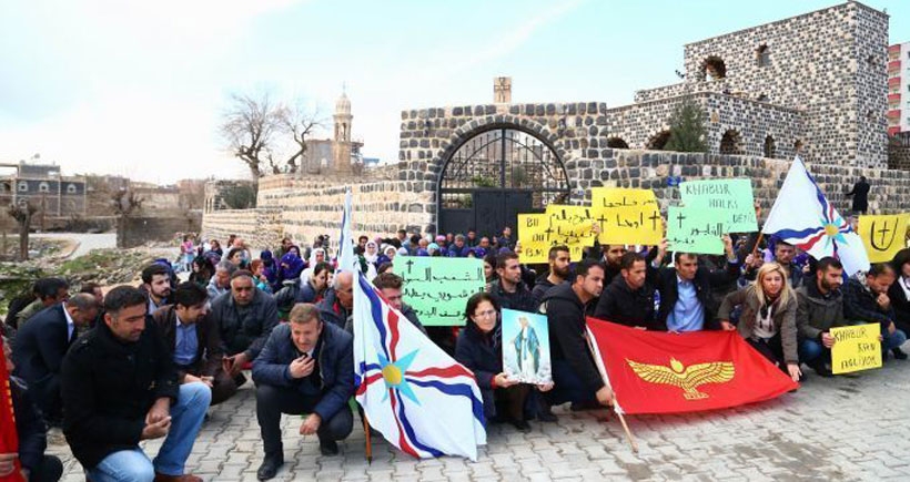 Süryaniler IŞİD saldırılarını İdil'de protesto etti