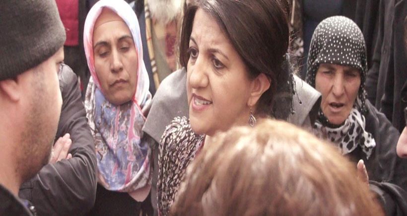 Buldan, polisle Öcalan posteri yüzünden tartıştı