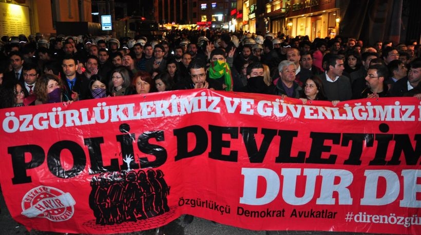 Avukatlar 'diren özgürlük' dedi