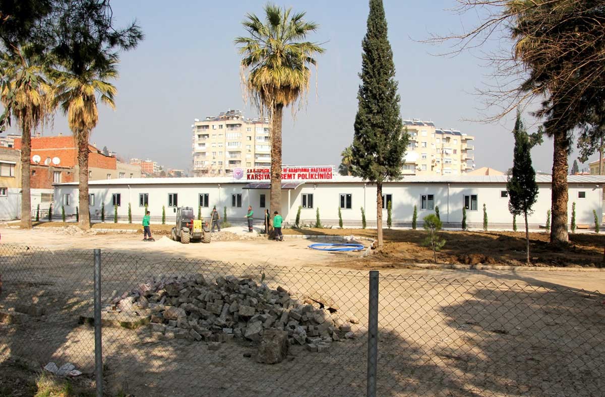 Karşıyaka Devlet Hastanesi 'prefabrik poliklinik' oluyor