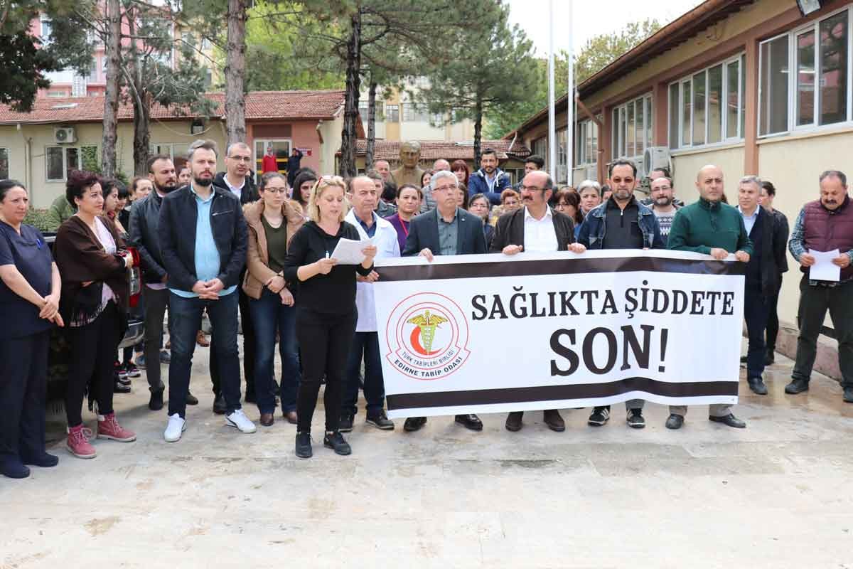 İstediği ilaç yazılmayan hükümlü, sağlık çalışanına saldırdı