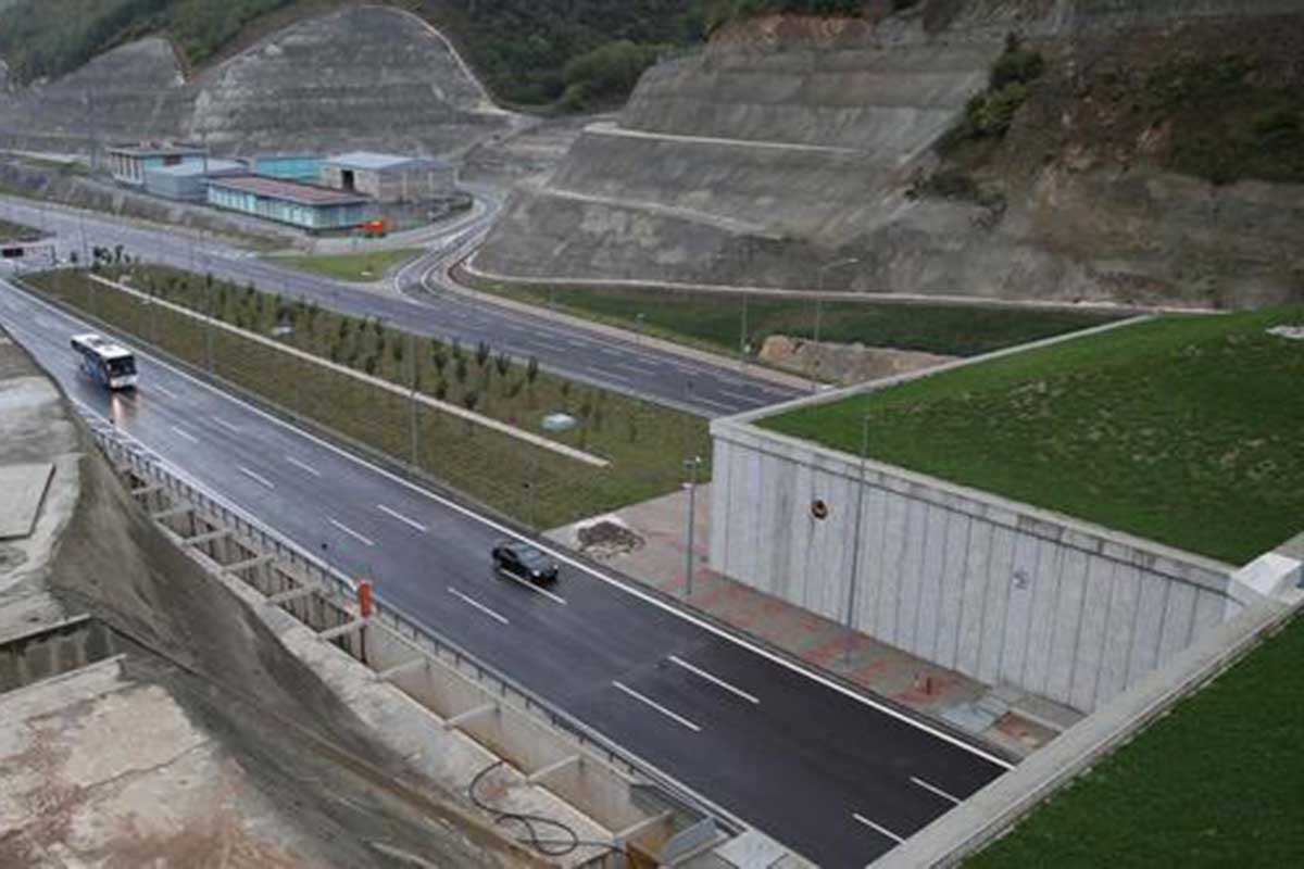 İzmir-İstanbul Otoyolu için zeytinlik alana asfalt tesisi izni verildi