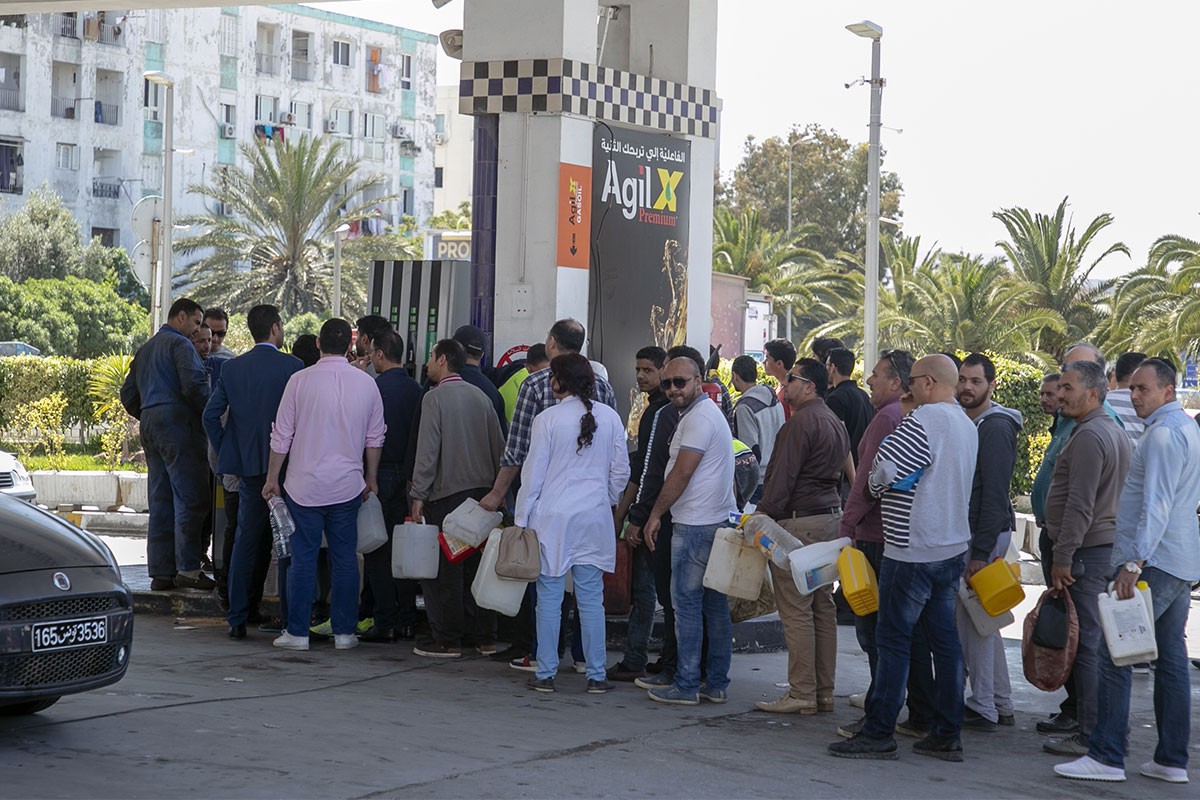 Tunus’ta akaryakıt işçileri greve gitti