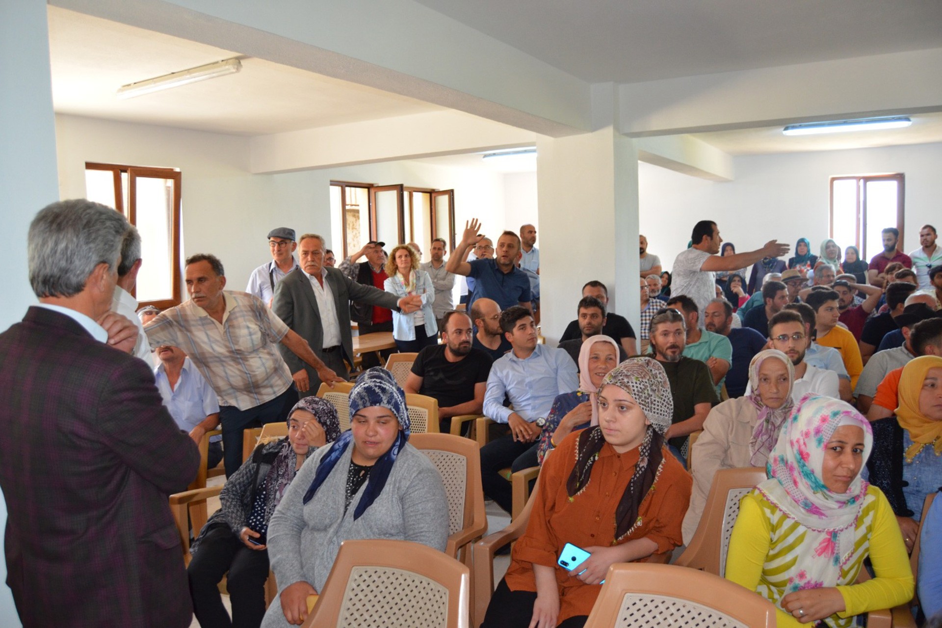 Fatsa'da altın madencilerin toplantısında vatandaşlar tepki gösterdi