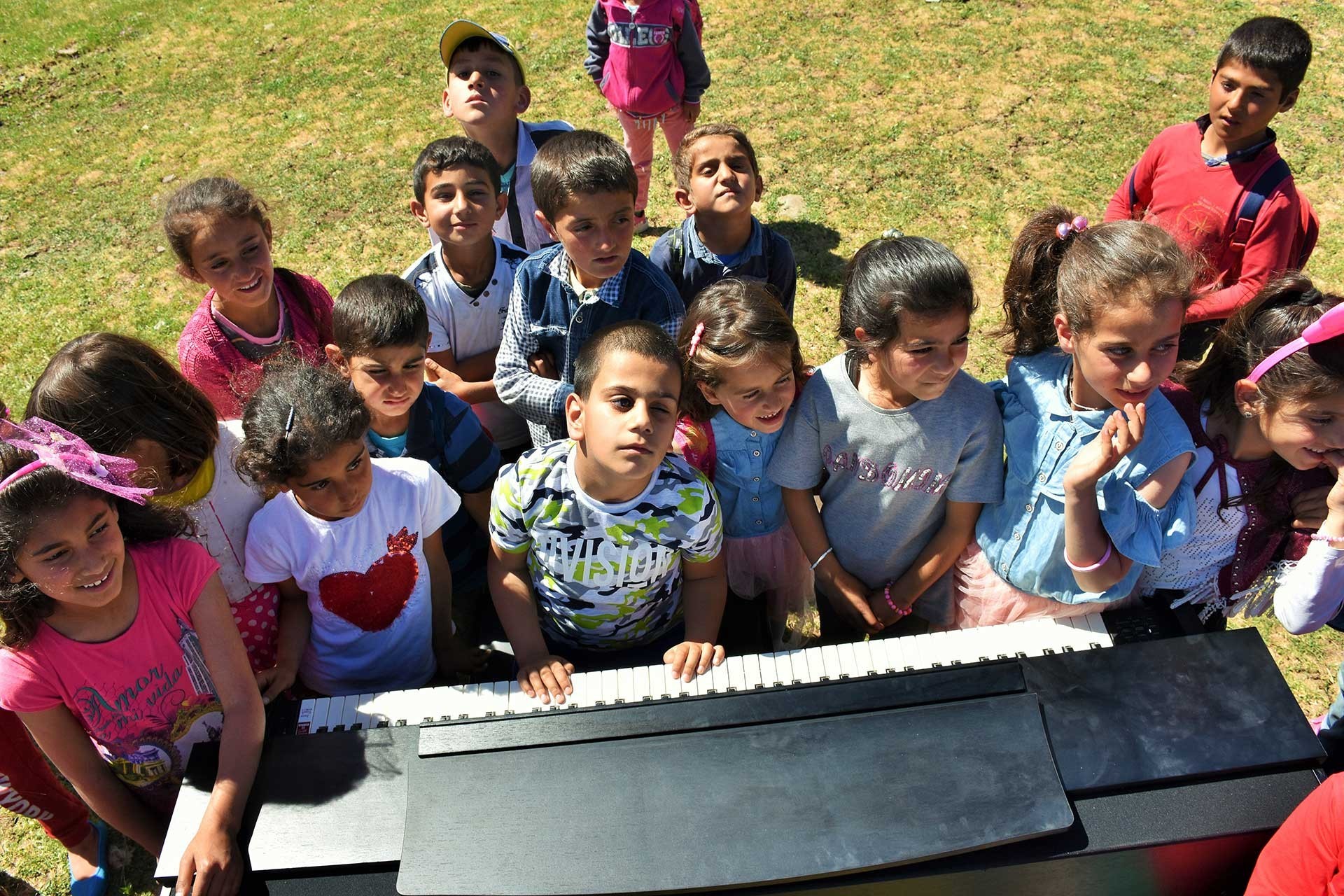 Duyduğu sesleri notaya dökebilme yeteneğine sahip 