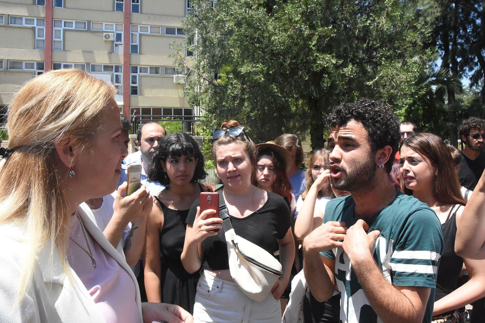 Tepkiler üzerine DEÜ Rektörlüğünden açıklama geldi: Tercih değil, zorunluluk