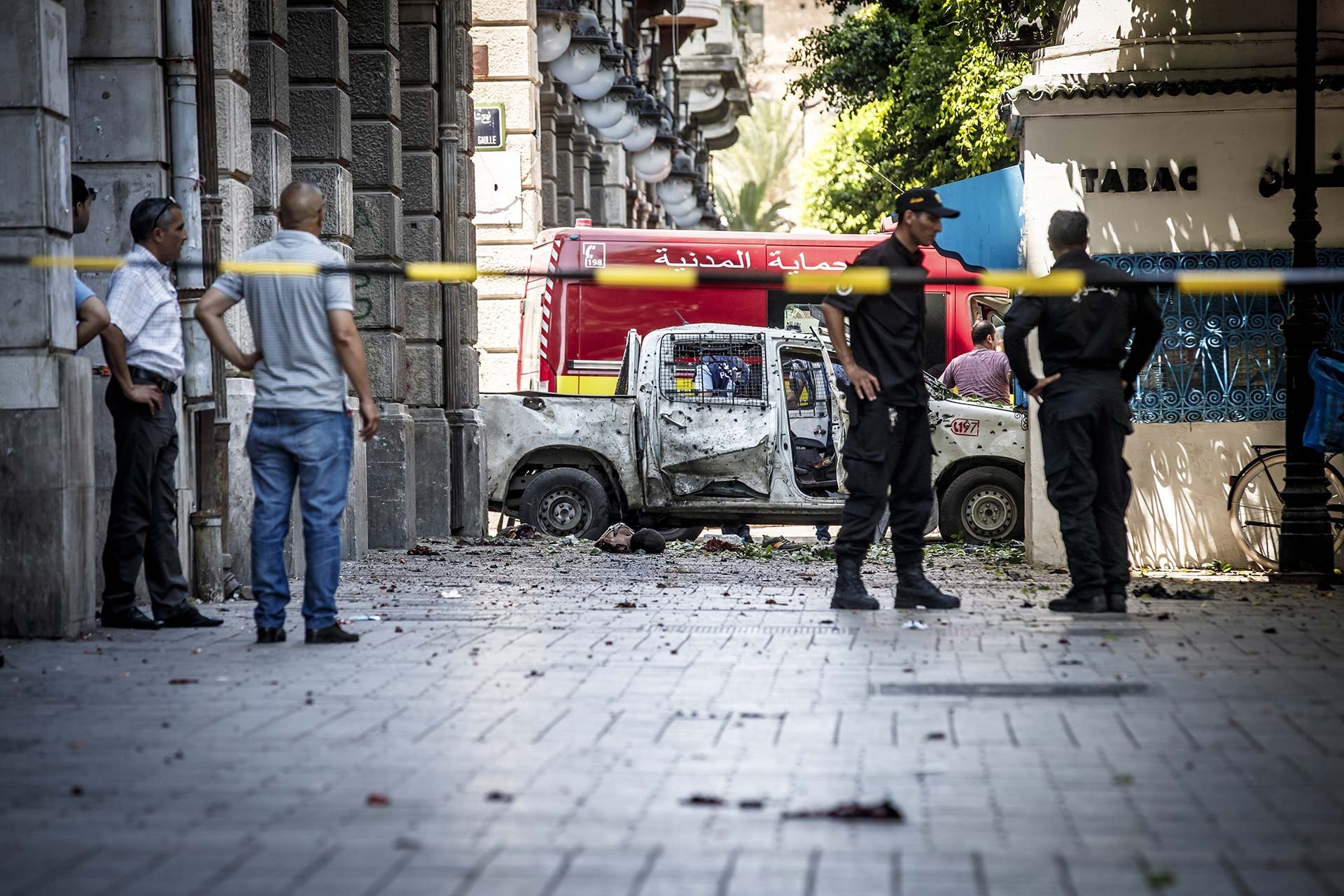 Tunus'ta peş peşe iki intihar saldırısı