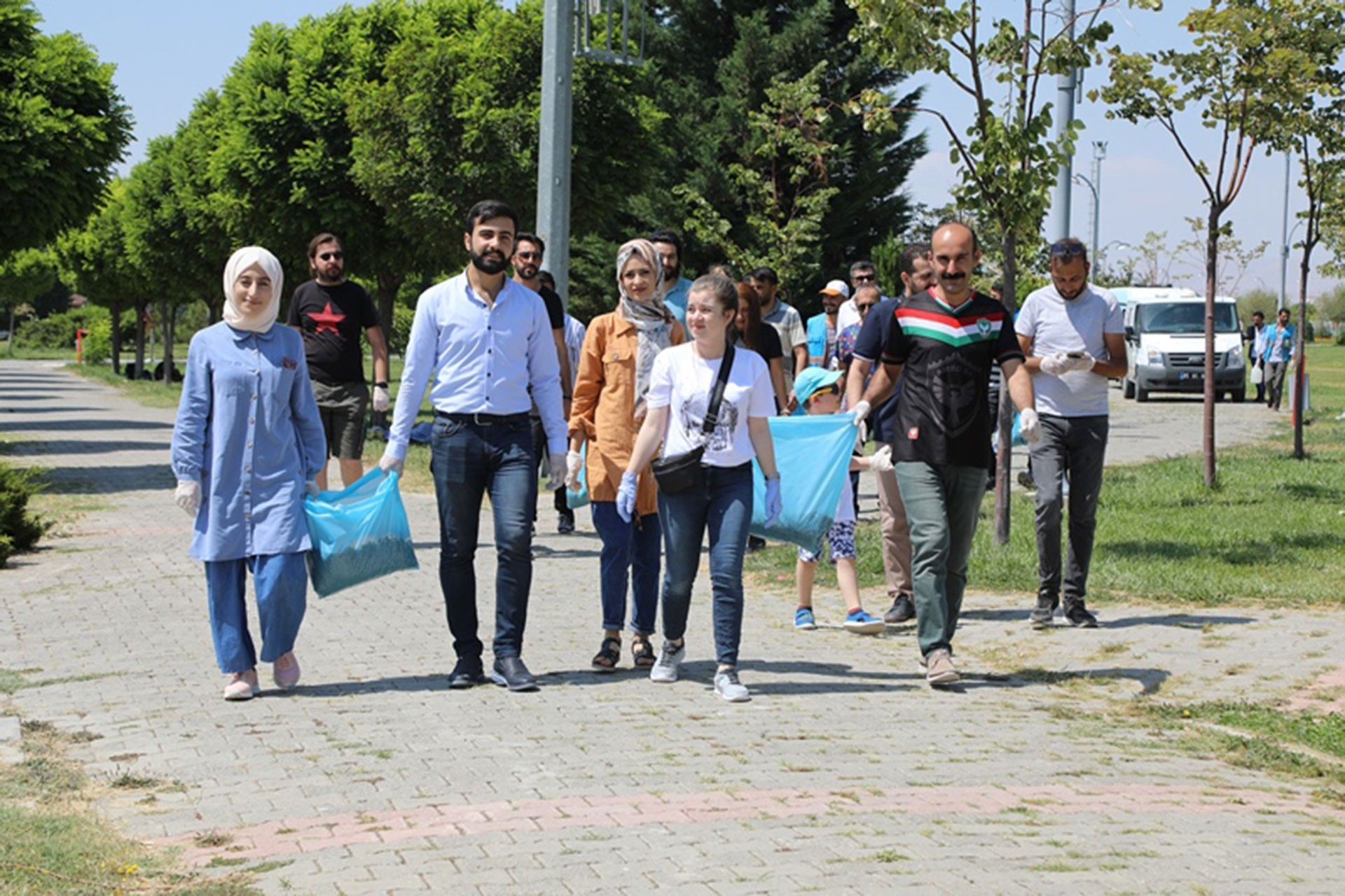 Van'da sokakta yaşayan hayvanlar için 'Birlikte Yaşayalım' kampanyası