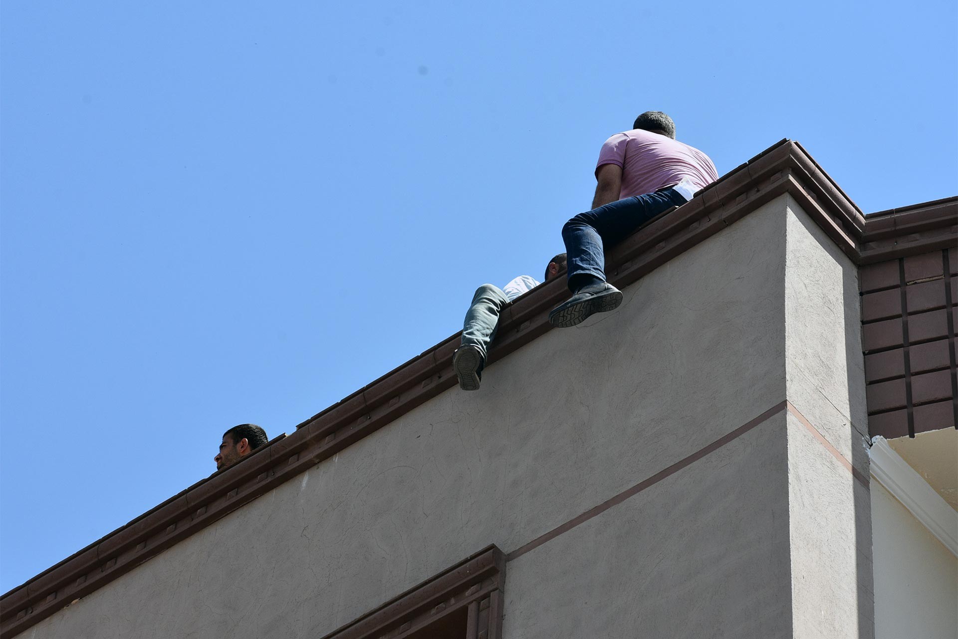 Urfa’da işten atılan 5 işçi intihar girişiminde bulundu