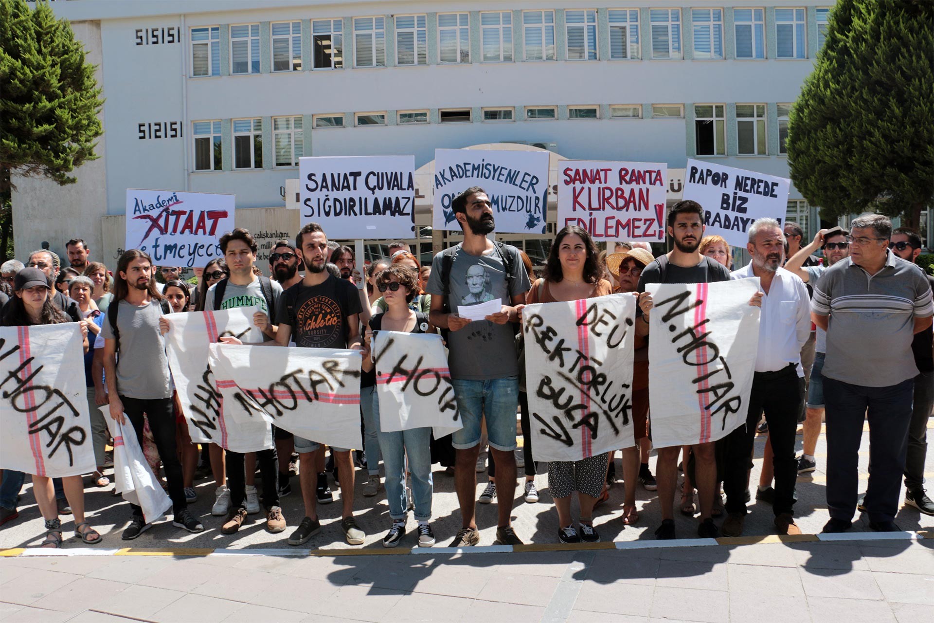 DEÜ GSF öğrencileri: Kolektif işleyişle sanat üretiyoruz