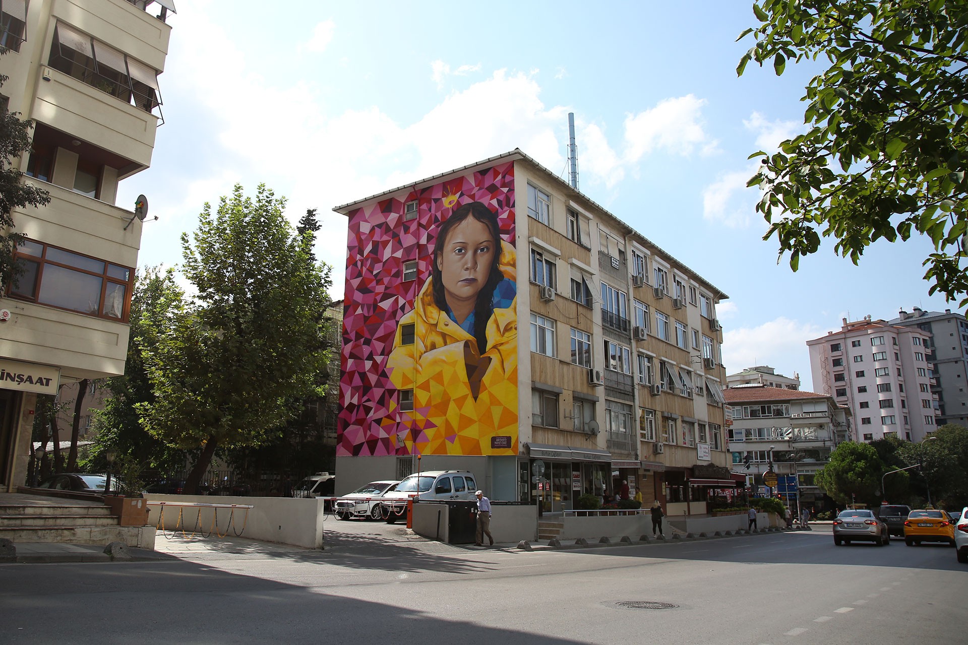 16 yaşındaki iklim aktivisti Greta Thunberg’in portresi Kadıköy duvarlarında