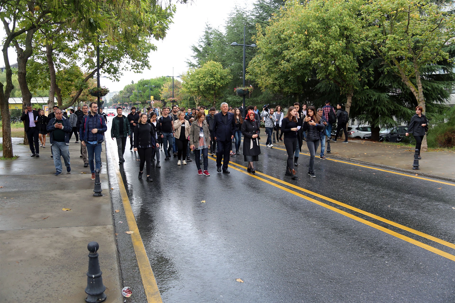 Sokak ortasında öldürülen İTÜ mezunu Halit Ayar için sessiz yürüyüş yapıldı