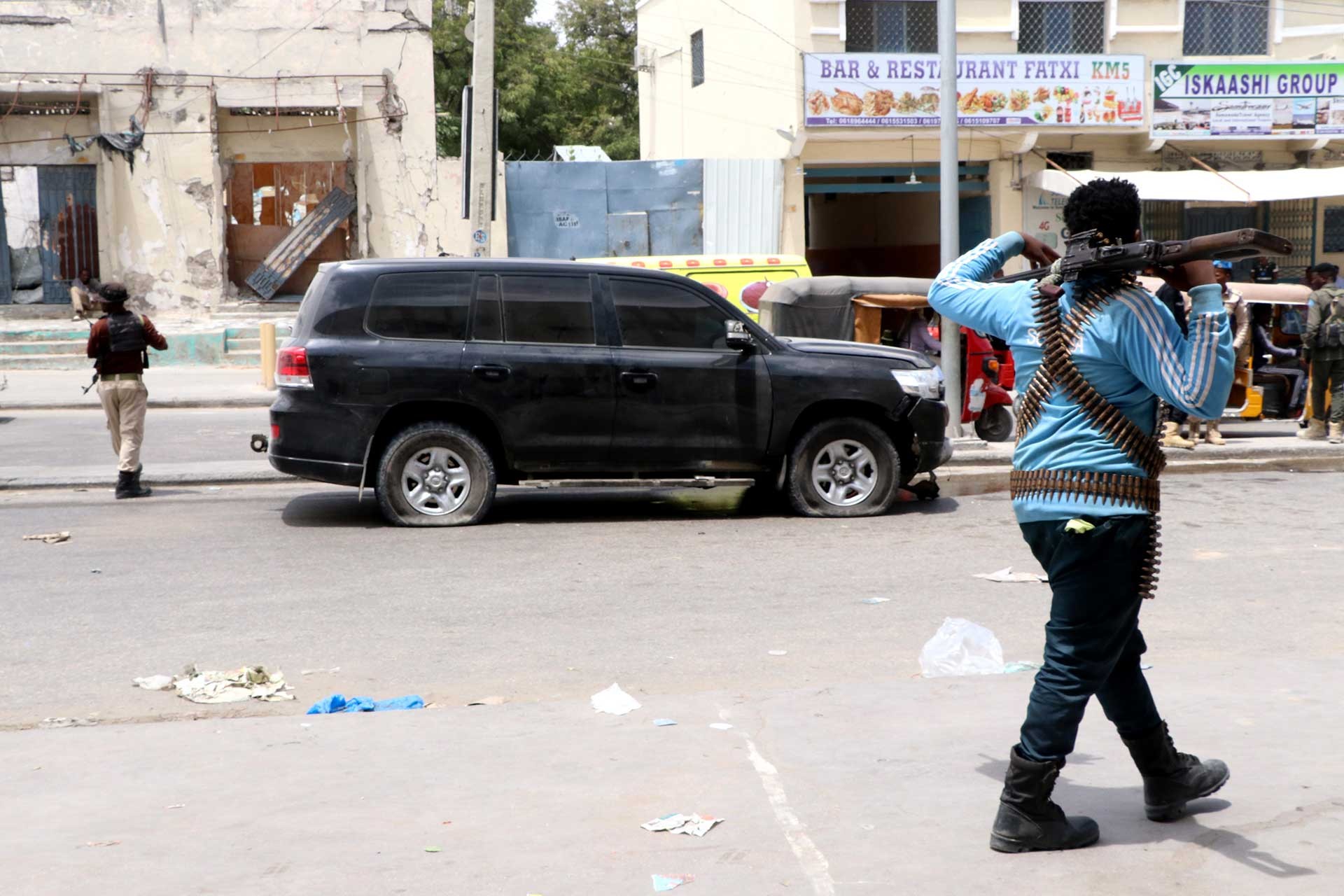Somali'de Türkiye Maarif Vakfı aracına bombalı saldırı: 3 kişi yaralandı