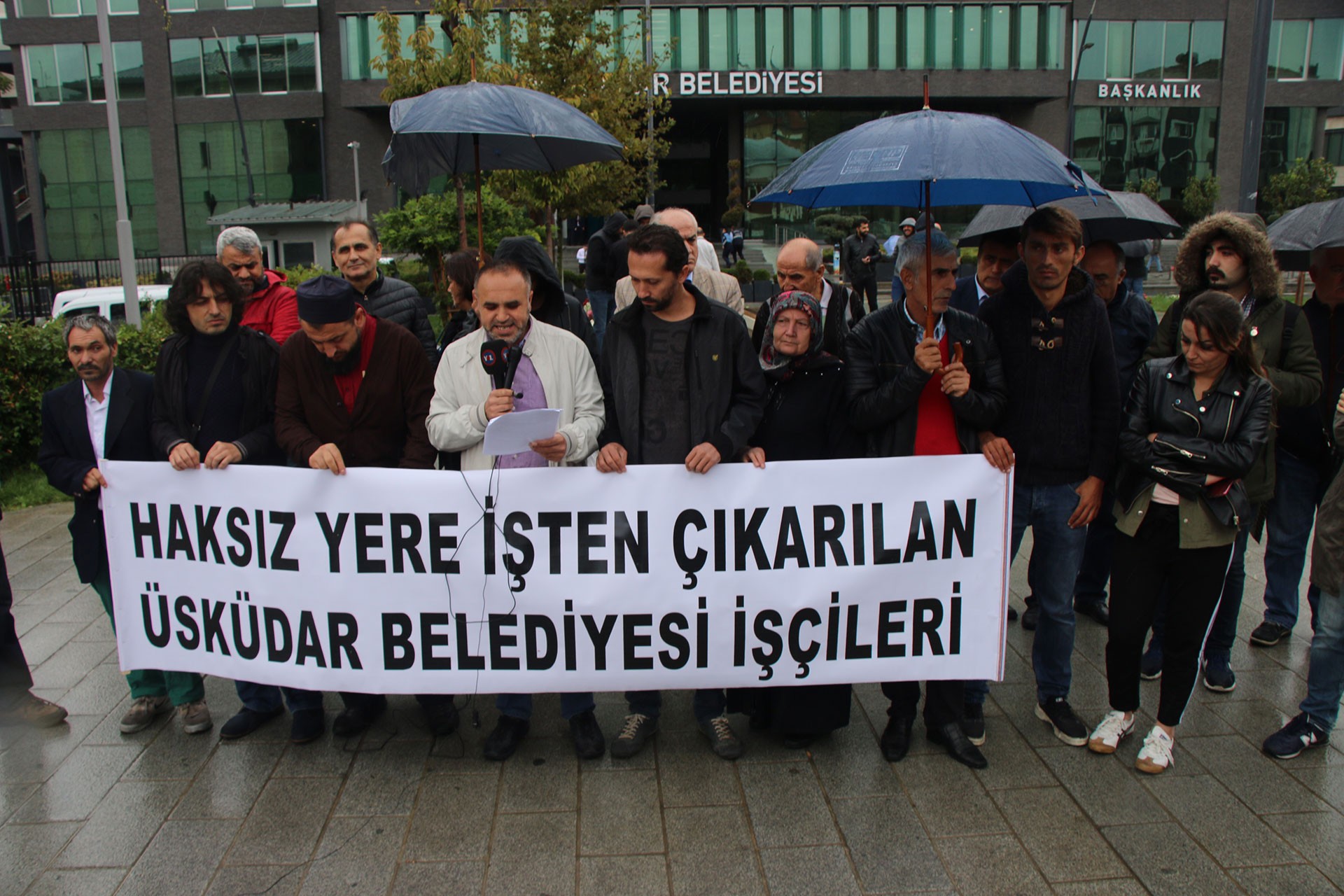 Üsküdar Belediyesinden atılan işçiler işlerinin iadesini istedi