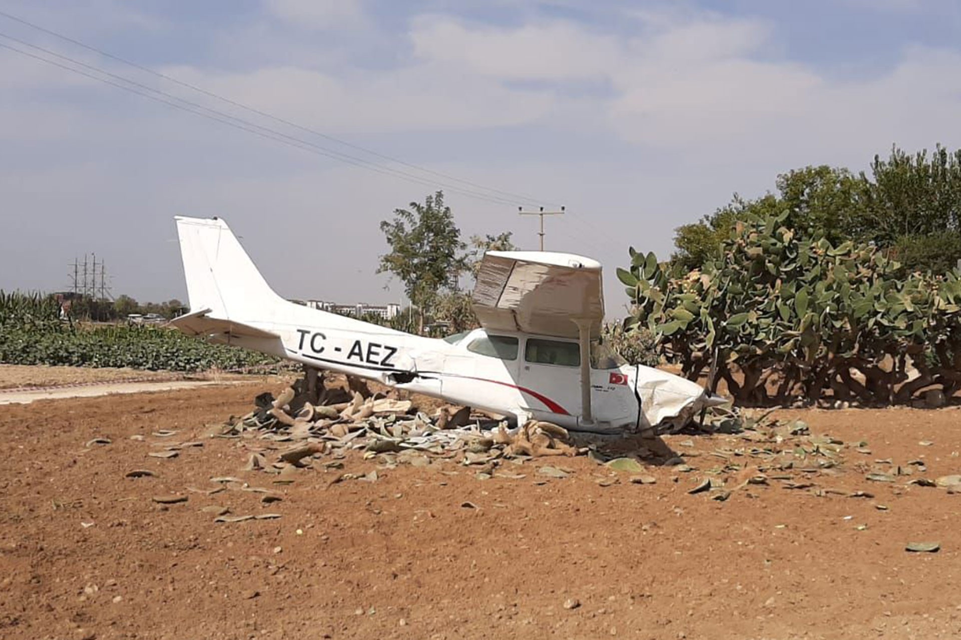 Antalya Manavgat'ta sivil eğitim uçağı düştü