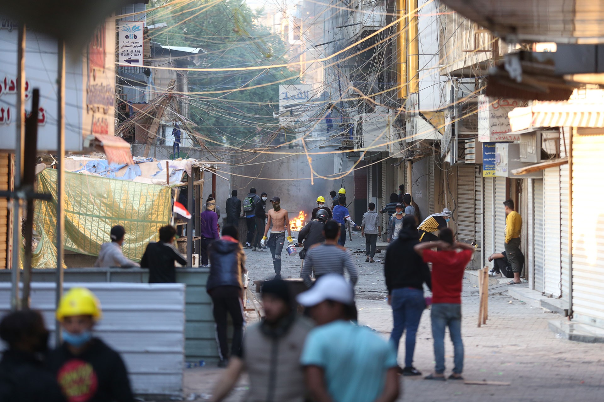 Bağdat'taki protestoya polis saldırdı