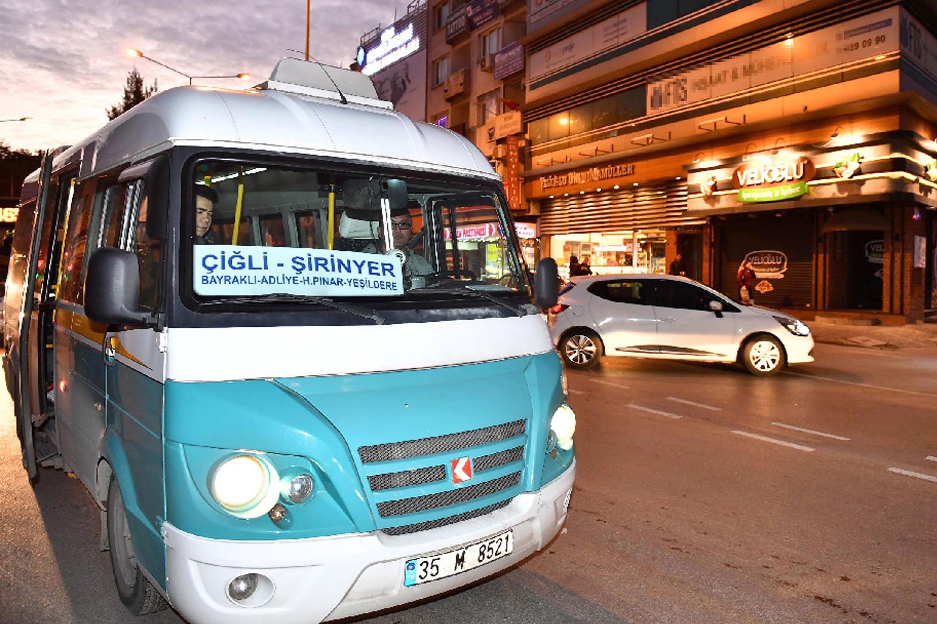 İzmir'de minibüs