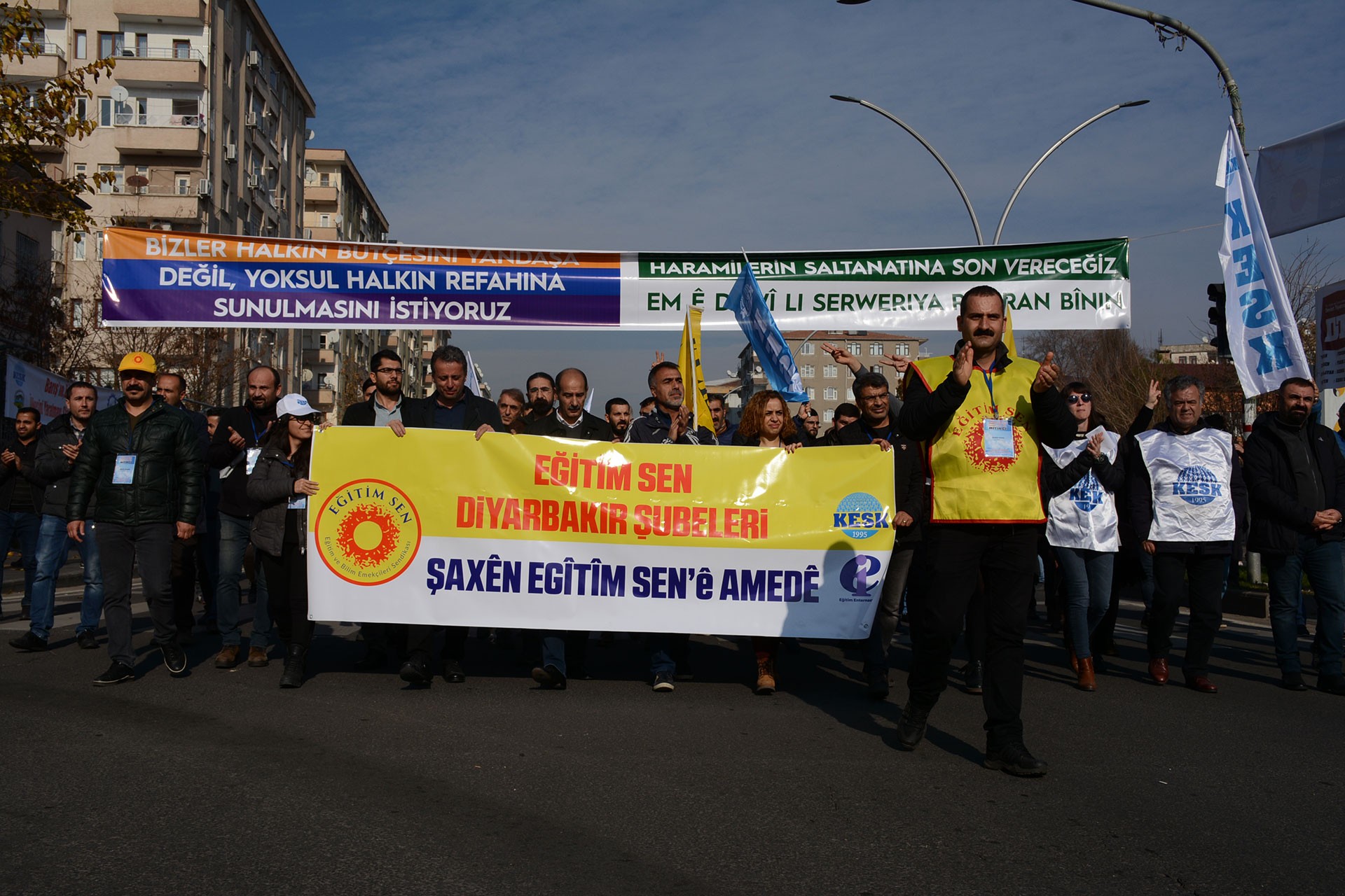 Diyarbakır’da toplumsal barış ve insanca yaşam mitingi.