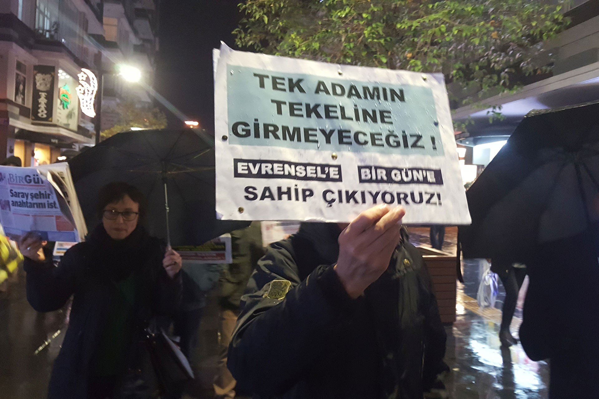 Samsun'da Evrensel ve BirGün okurlarının destek eylemi