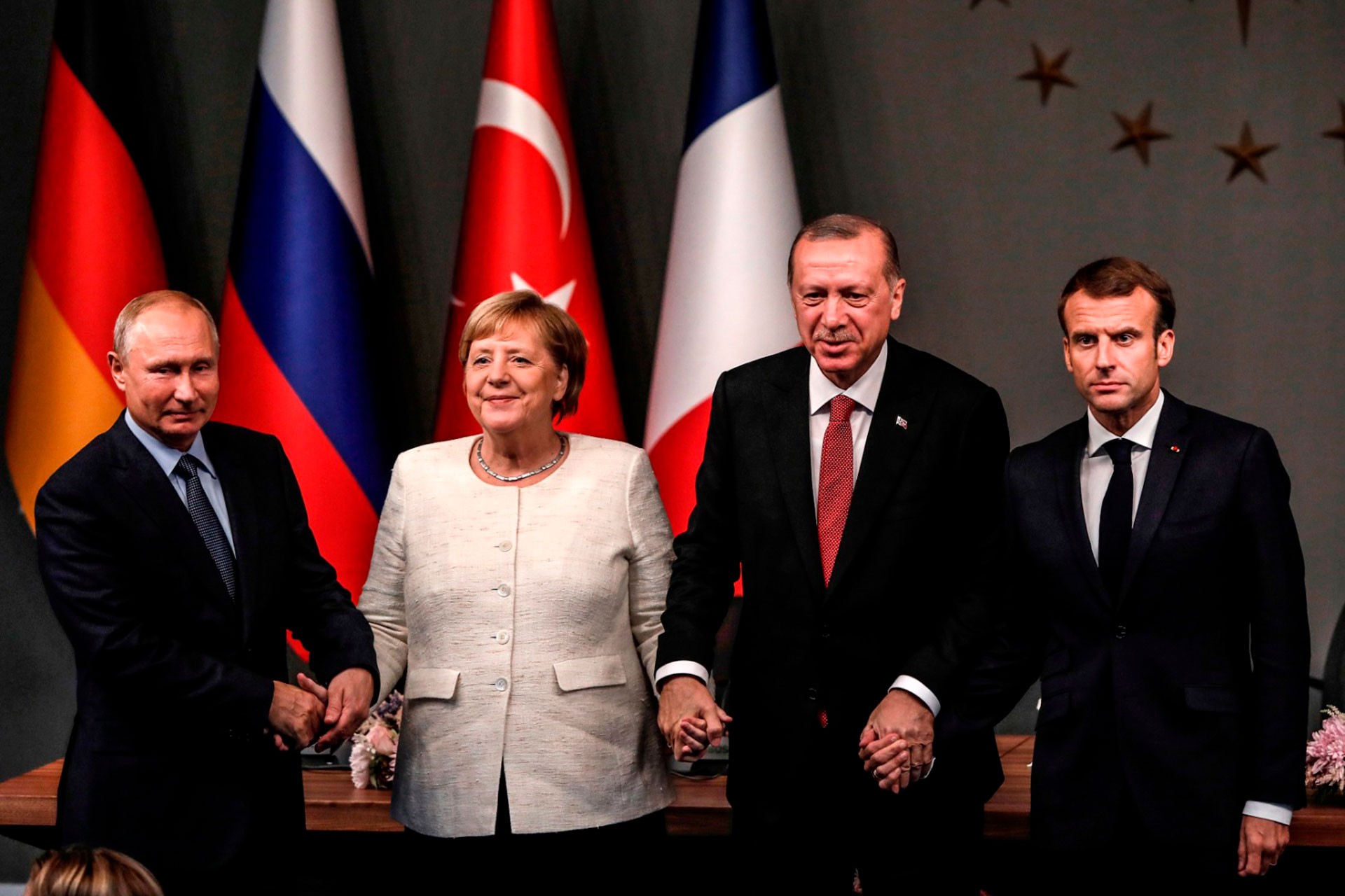 (Solda sağa) Vladimir Putin, Angela Merkel, Recep Tayyip Erdoğan ve Emmanuel Macron