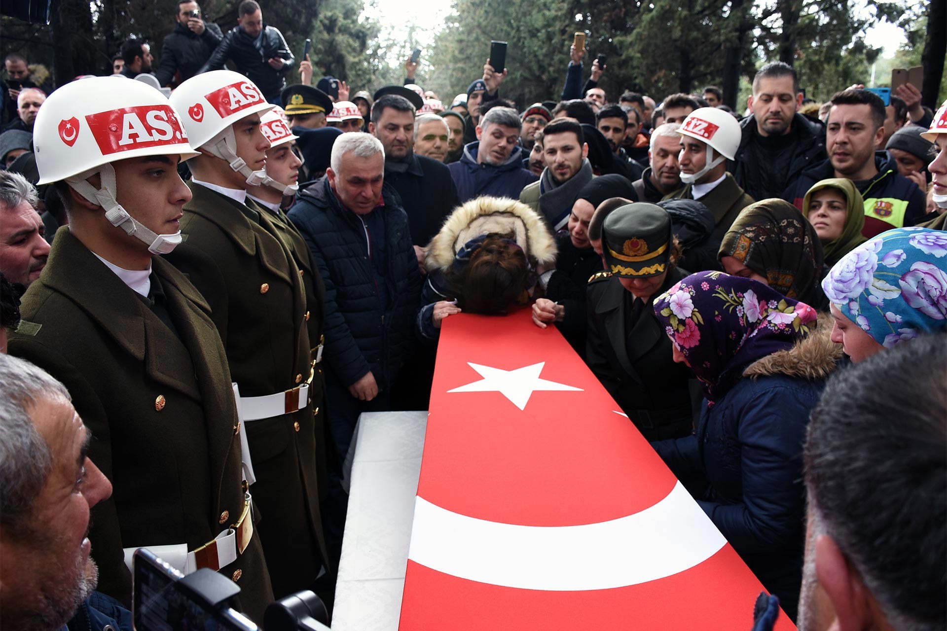 İdlib'de hayatını kaybeden asker için düzenlenen cenaze töreni