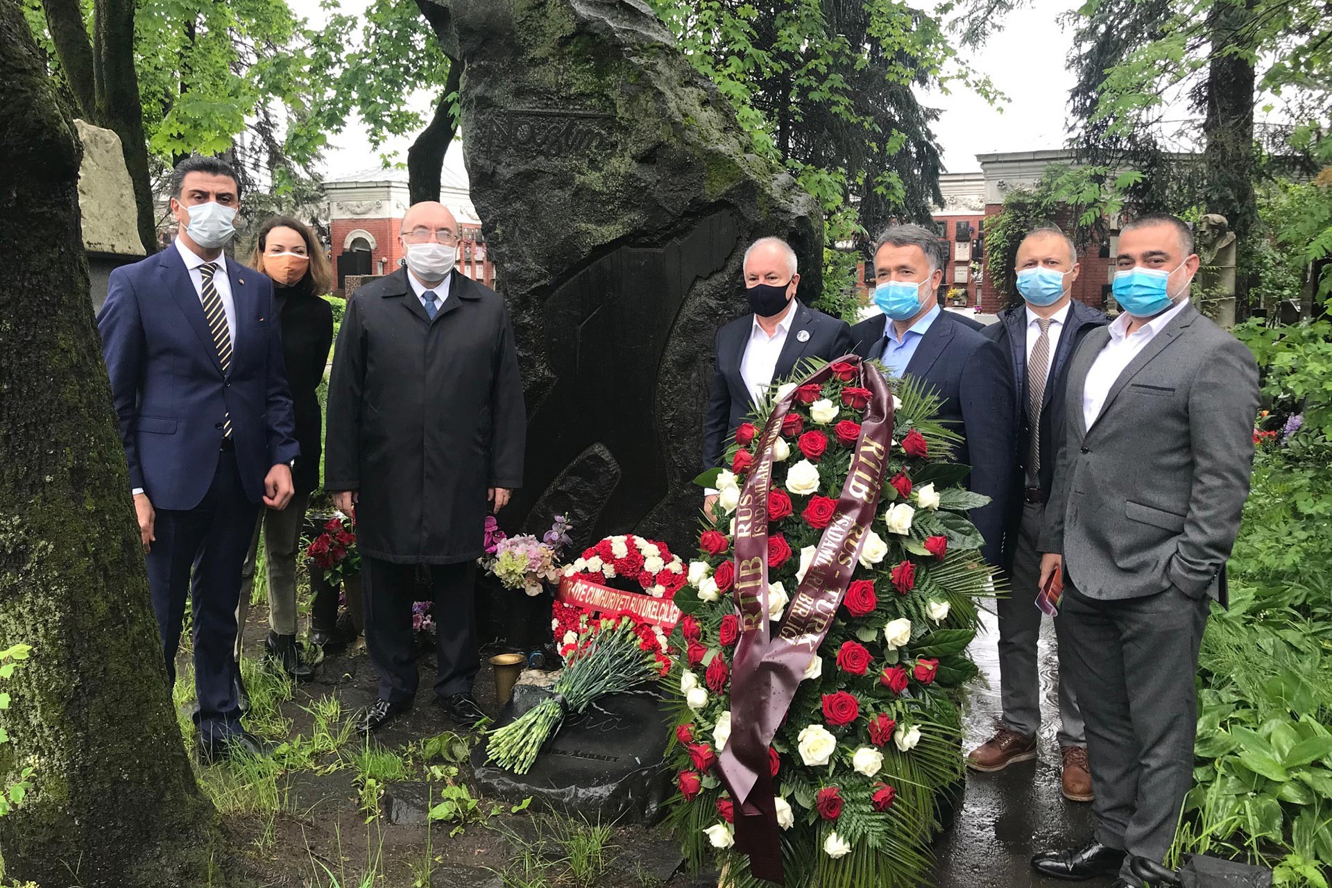 Nâzım Hikmet Ran, ölümünün 57. yılında Rusya’nın başkenti Moskova’daki mezarı başında anıldı.