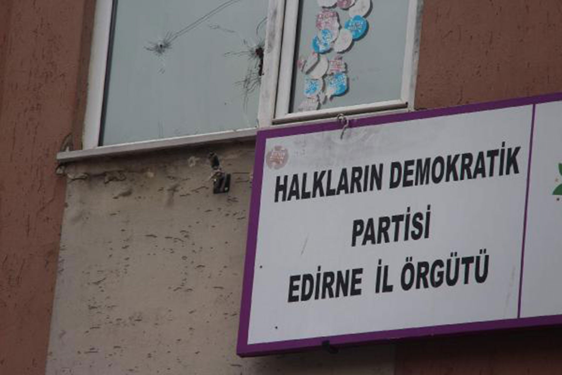 Halkların Demokratik Partisi Edirne İl Örgütü tabelası