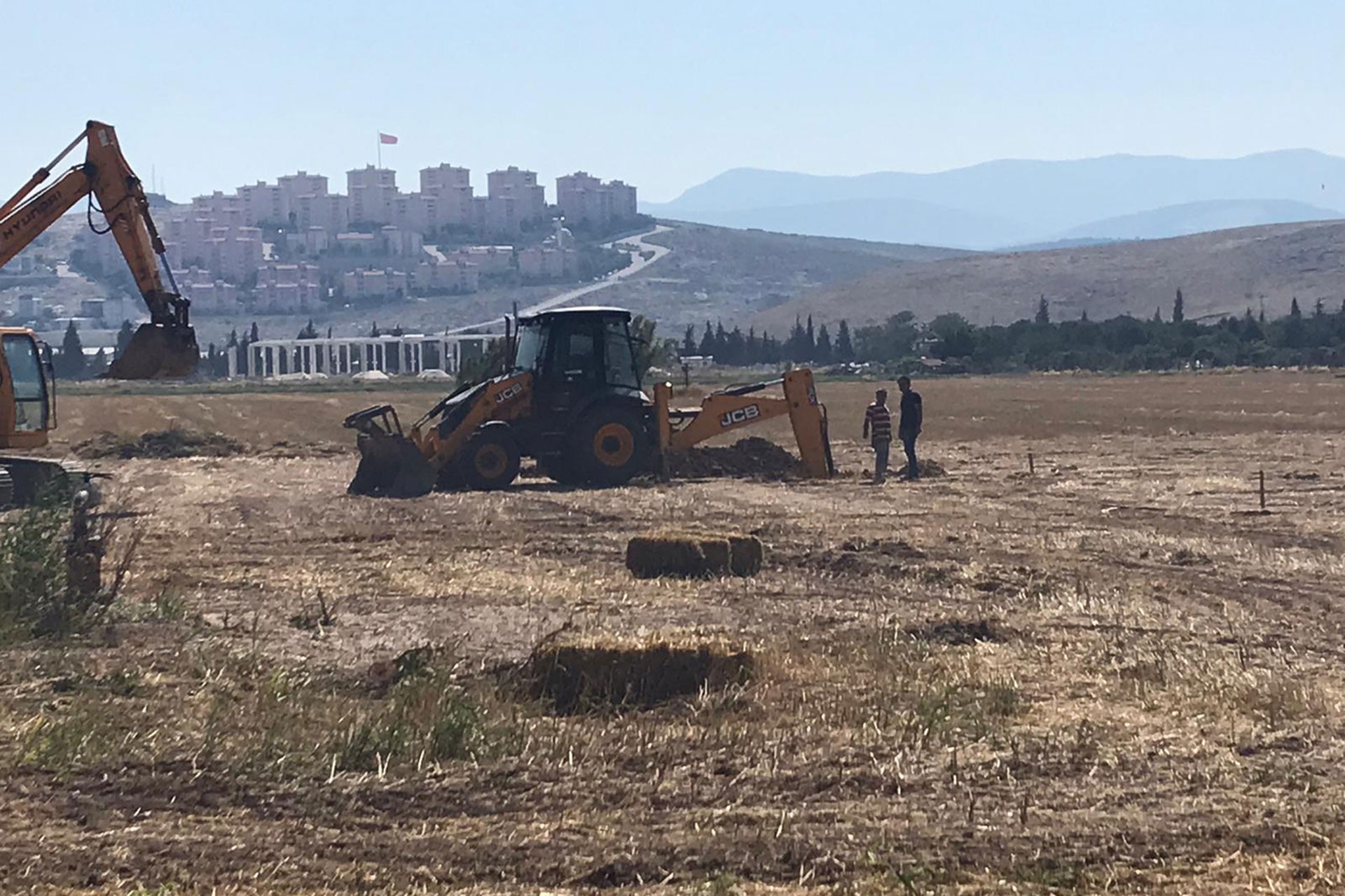 Akhisar’da yerleşim yerlerine 300 metre uazaklıktaki alana JES kuyusu açma çalışmaları