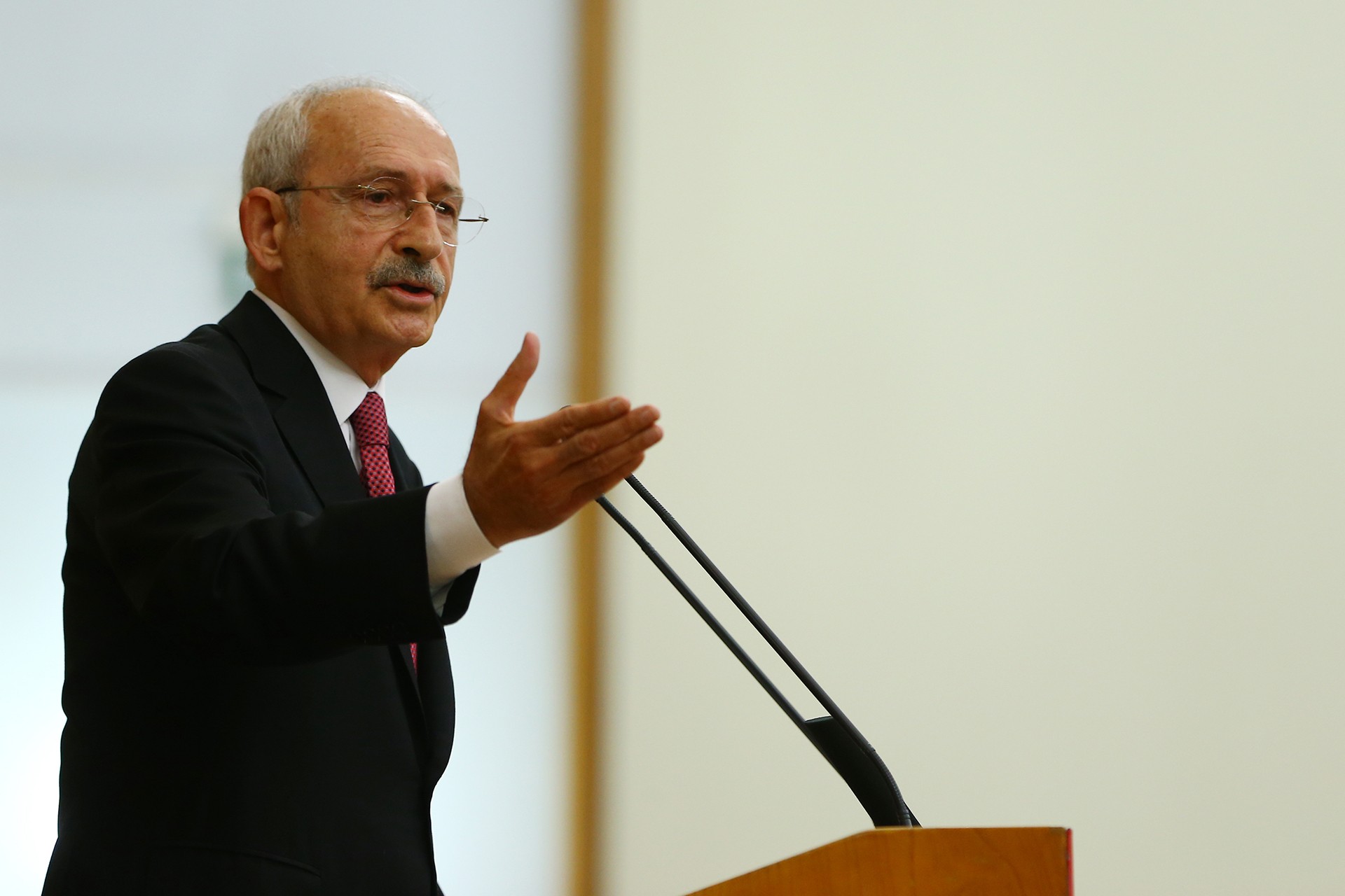 CHP Genel Başkanı Kemal Kılıçdaroğlu partisinin grup toplantısında konuşurken.