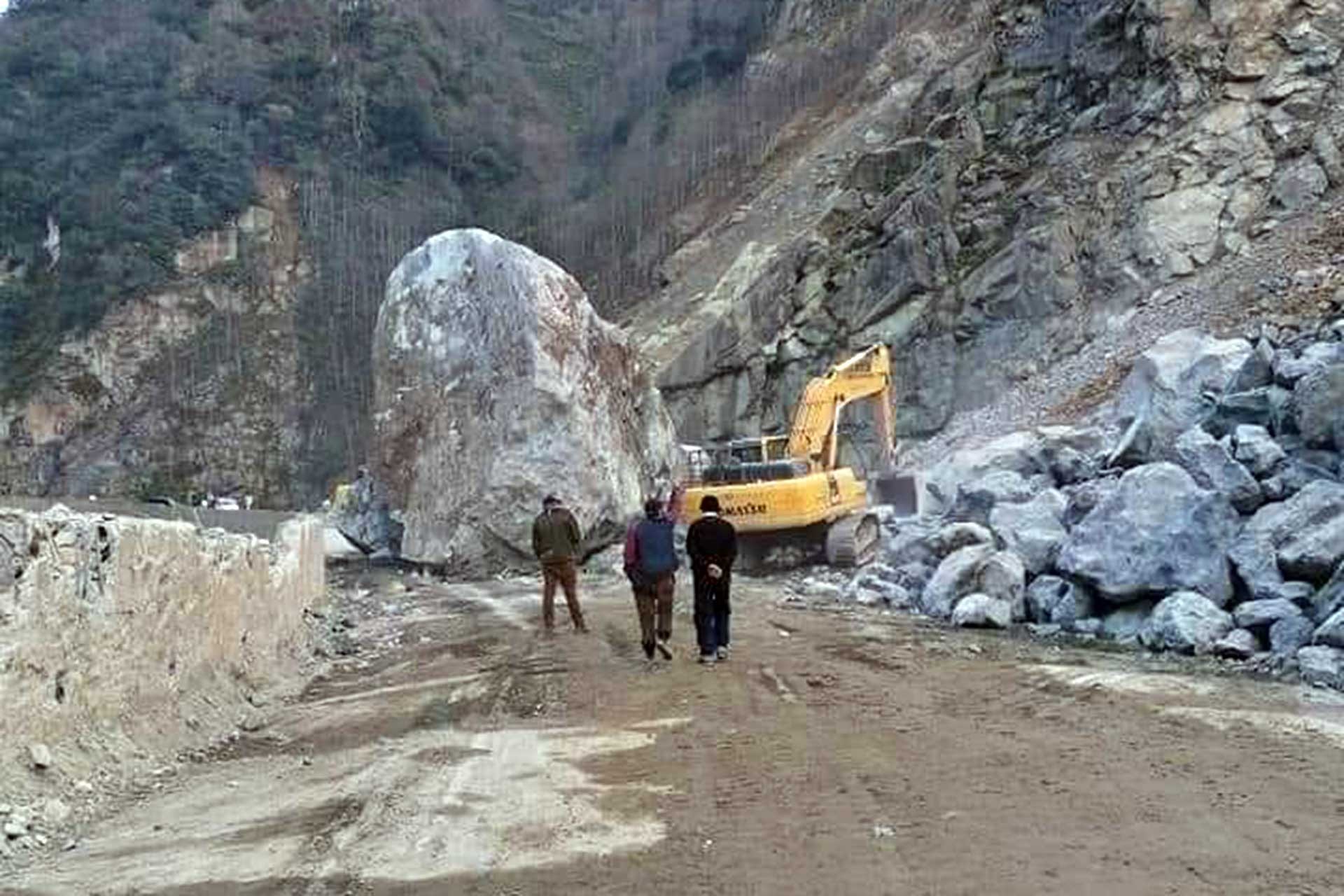 Dikyamaç Köyü'nde taş ocağının yol açtığı tahribat